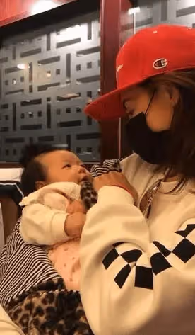 恭喜兒女雙全！張柏芝四胎月子餐照片曝光，謝霆鋒帶走兒子引發關注