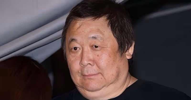TVB老戲骨秦煌陷經濟困難,賣房為女兒還債,耗光積蓄獨住養老院