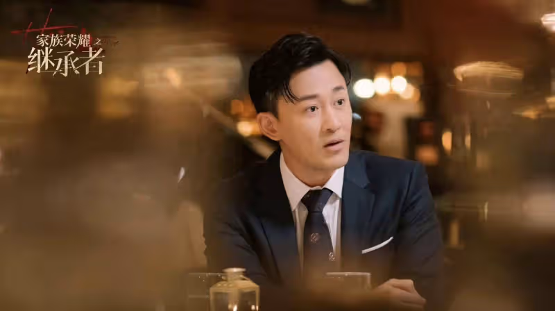 港劇《家族榮耀》續作熱播!TVB男星看妻子親熱戲抓狂,打翻醋罈