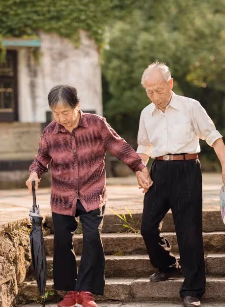 我68歲，老伴和兒子都去世了，現在和兒媳婦住一起，合適嗎