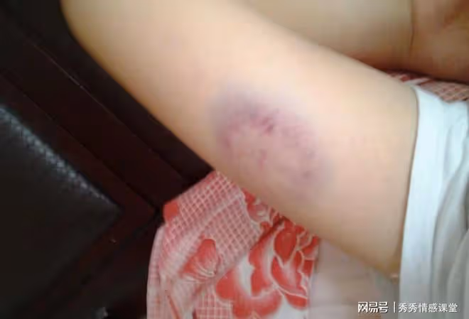 兒媳婦跟我說她要離婚,因為兒子在外面有人了,我讓她報警