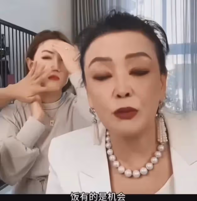 張蘭回應汪小菲領證再婚，趁機內涵大S，自信不讓兒子做財產公證