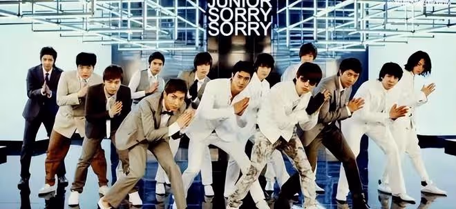 Super Junior在厲旭婚禮上合體，13人合影， 周覓和Henry也在現場