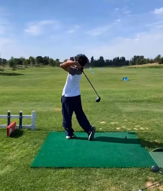 黃聖依兒子安迪獲高爾夫冠軍，12歲身材魁梧，典型的富家公子哥