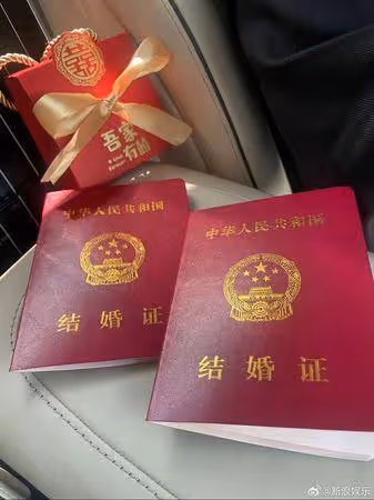 快訊/汪小菲官宣二婚!Mandy「超巨大鑽戒」尺寸超狂 日期藏愛妻含意