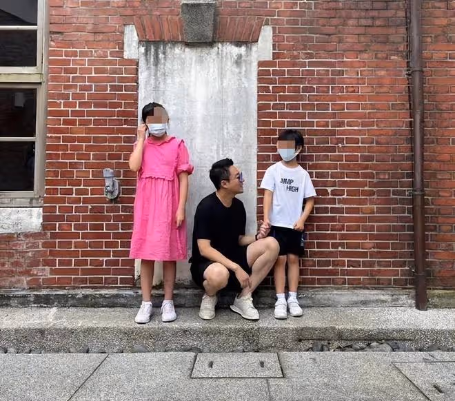 汪小菲「愛妻日」領證!與嬌妻十指緊扣秀恩愛,女方超大鑽戒搶鏡