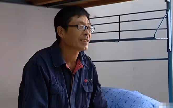 回顧:51歲工人瞞家裡人去高考,畢業沒公司敢要,無奈干回老本行