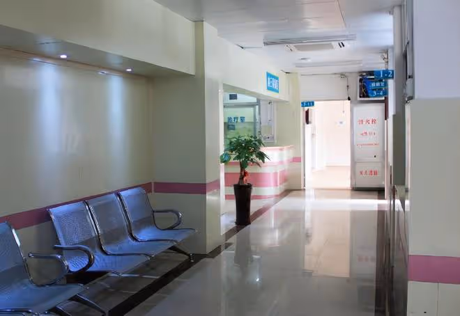 回顧陝西老太花3萬多買了個女嬰,不久主動報警,老太:我要退貨