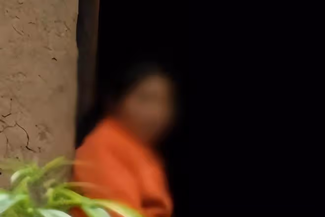 回顧陝西老太花3萬多買了個女嬰,不久主動報警,老太:我要退貨