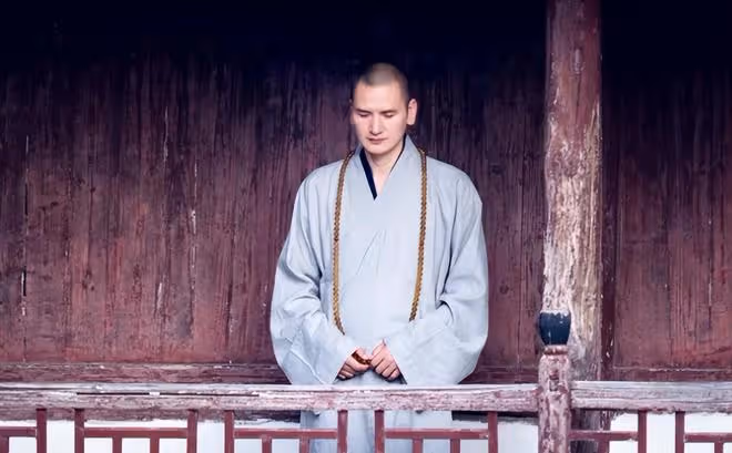 2006年浙江小伙因一首歌辭官出家,被富婆排隊追,拒絕包養後如何