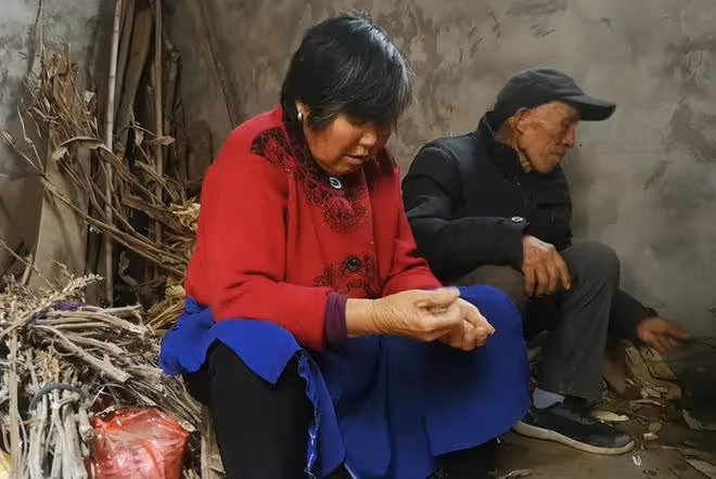 回顧河北女教師坐月子期間,被要求伺候全家人後,連砍婆婆7刀