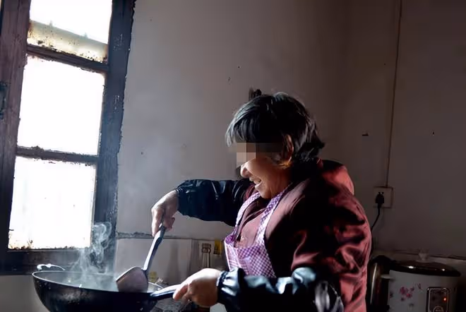 回顧河北女教師坐月子期間,被要求伺候全家人後,連砍婆婆7刀