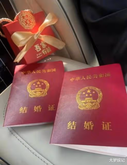 汪小菲官宣二婚！上海領證，緊牽Mandy手套上鴿子蛋放閃