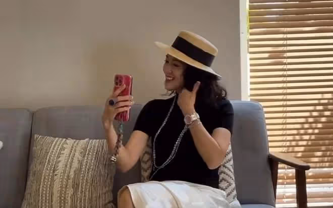 章子怡曬坎城vlog，工作間隙與女兒視頻，楊冪和醒醒打招呼超有愛