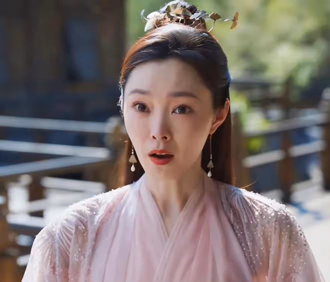 《末代廚娘》首播，看1集後，我要說：胡杏兒這回又押對了寶