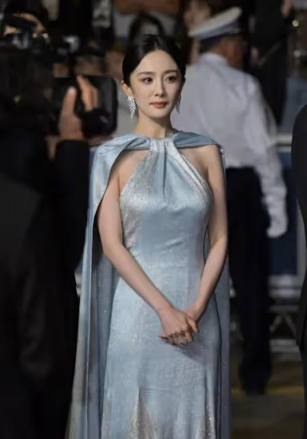 當45歲章子怡和37歲楊冪同框，我才發現骨相美和皮相美的差別
