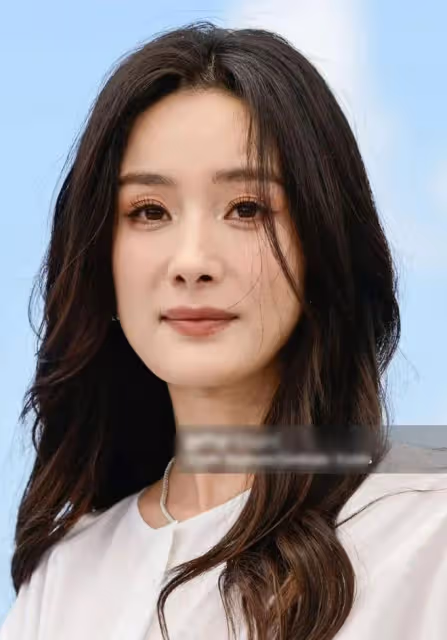 當45歲章子怡和37歲楊冪同框，我才發現骨相美和皮相美的差別