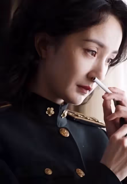 當45歲章子怡和37歲楊冪同框，我才發現骨相美和皮相美的差別