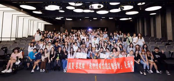 鼓鼓才甜蜜套牢大元! 竟被下跪掏戒指「搶婚」對象身份曝光