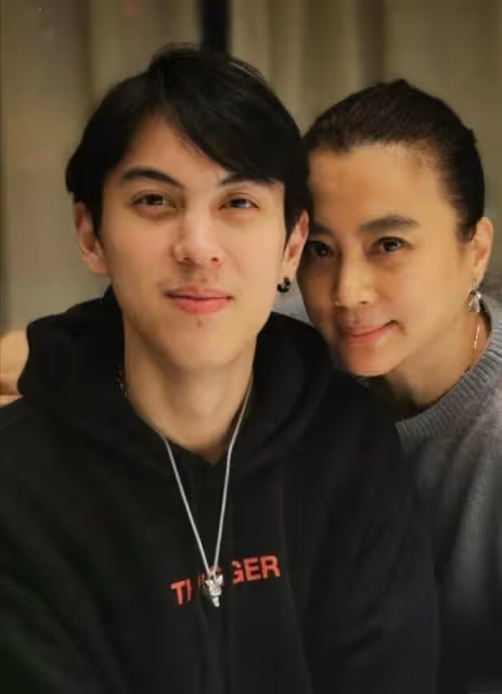 李玲玉混血兒子帥到犯規!190個頭歐美范十足,高顏值像媽媽