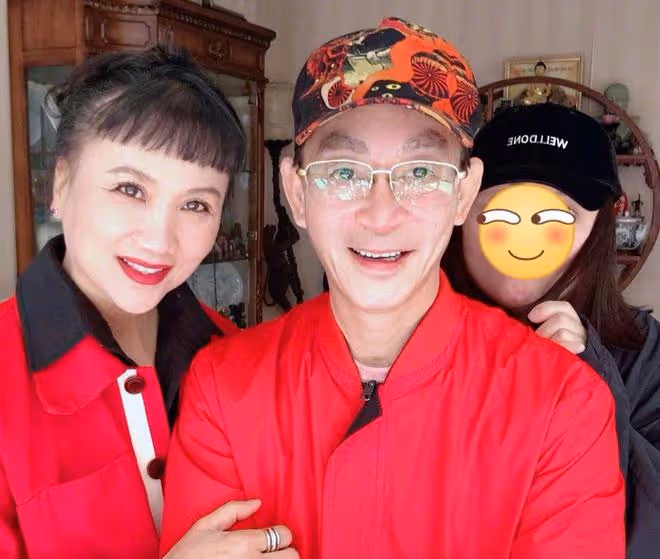六小齡童全家福曝光!妻子原來是西遊記裡面的王后,女兒高顏值