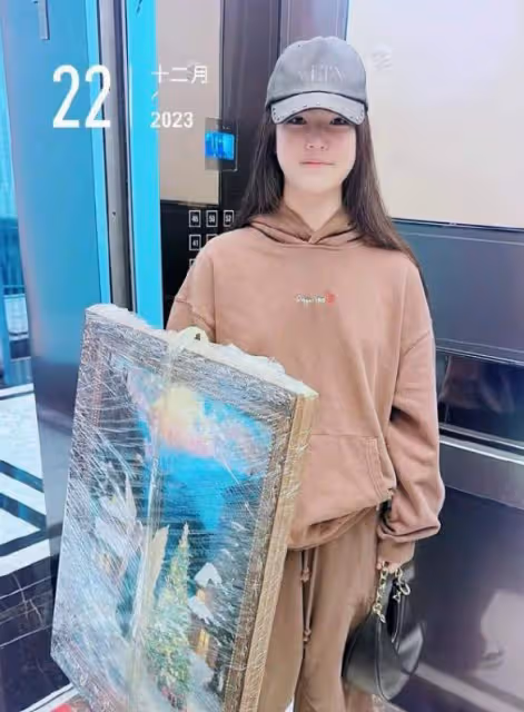 王詩齡貴族學校內景公開，學習氛圍好，吊燈和桌椅很高級