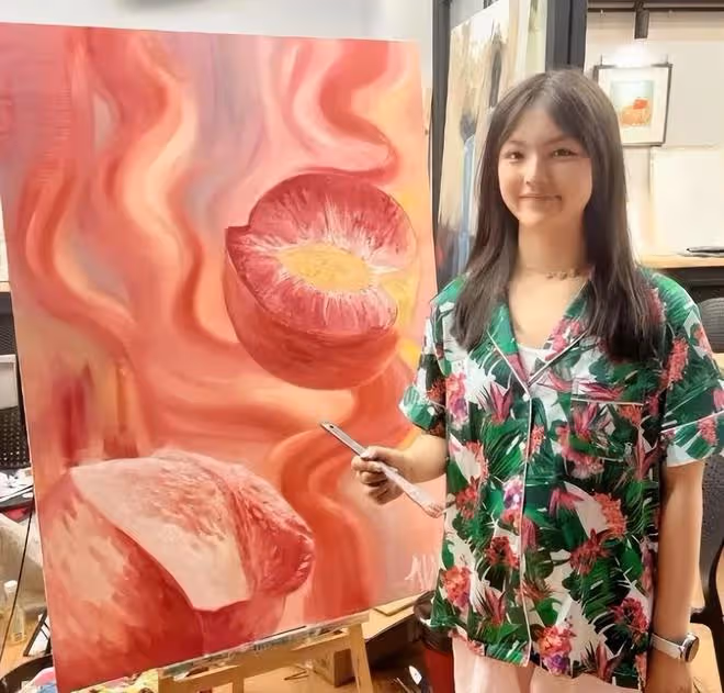 王詩齡貴族學校內景公開，學習氛圍好，吊燈和桌椅很高級