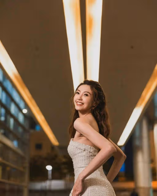 TVB長腿花旦32歲生日!帥氣弟弟曝光!曾被網友笑稱像母子!
