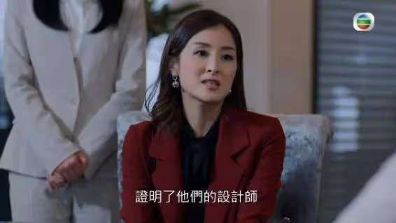 TVB前女星低胸黑裙彈琴！身材極好被網友質疑沒生過，竟是「找代母」？
