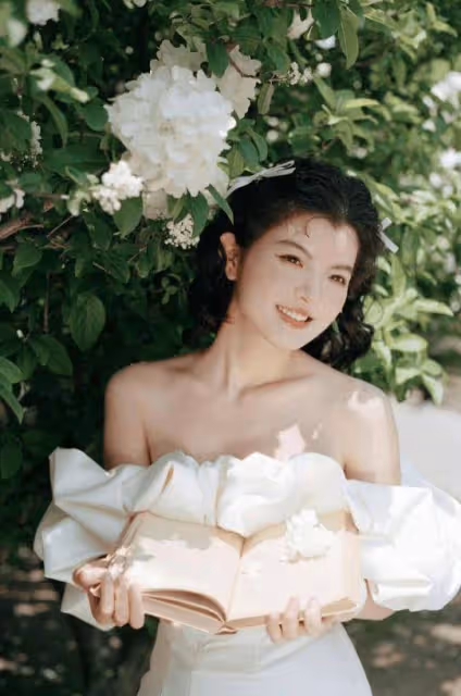 27歲博士港姐大曬熟女風近照!網友直呼花仙子!被曾志偉看重