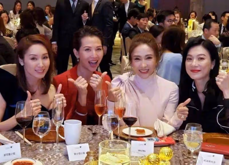 TVB兩位視後罕見合體，曾被傳因爭一姐不和，私下經常聚會
