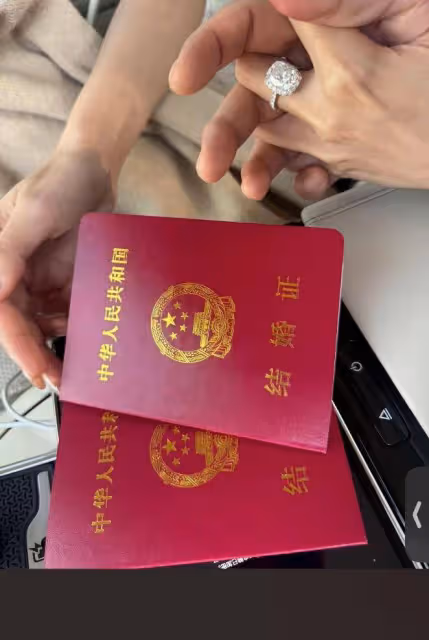 汪小菲新婚流量賺翻,馬筱梅現身機場樂開花!大S有意為難前夫!