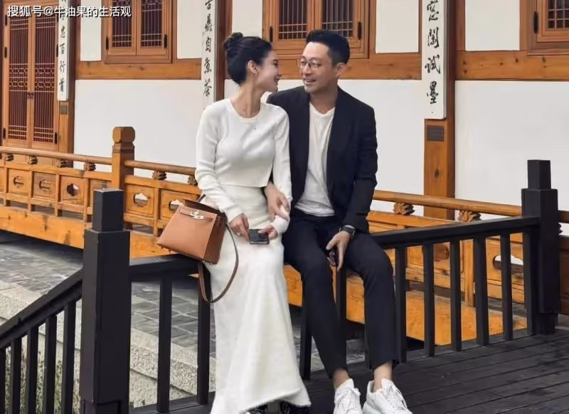 汪小菲曬結婚證官宣再婚,小梅戴鴿子蛋鑽戒細節拉滿,大S送上祝福