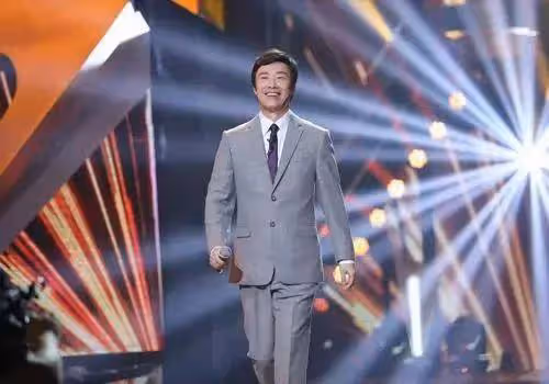 67歲「無妻無子」的費玉清不婚原因曝光:「我死後,請把我葬在她身邊」