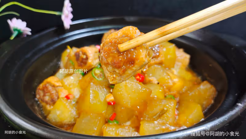 冬瓜和它絕配,花小錢吃好菜!隨手燉出香滿鍋,噴香入味,菜里藏肉好吃到飛起