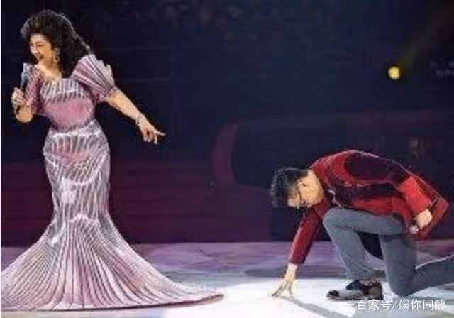 寧願離婚也不改國籍,春晚為她首次破例,劉德華周潤發向她下跪