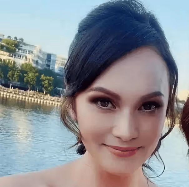 張柏芝媽媽戴莎莉:50歲還演三級片,曾大罵謝霆鋒全家人都是戲