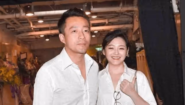 小S具俊曄私下生活畫面曝光，大S躺平小玥兒蜷縮，孩子生活環境令人堪憂