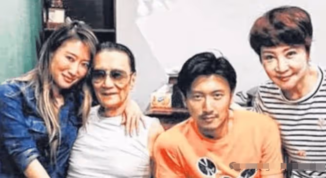 張柏芝與謝霆鋒復合?兩人有說有笑合體探望謝賢,謝霆鋒母親狄波拉親自證實