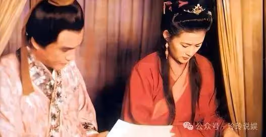 因「西門慶」一炮而紅女人見他就躲？48歲才結婚生子，如今將妻子寵成寶