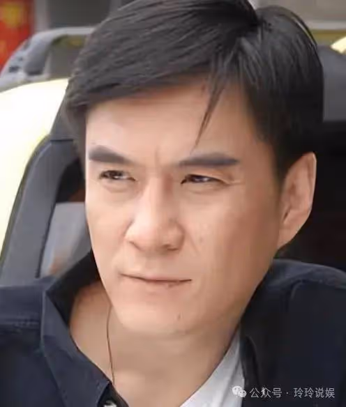 因「西門慶」一炮而紅女人見他就躲?48歲才結婚生子,如今將妻子寵成寶