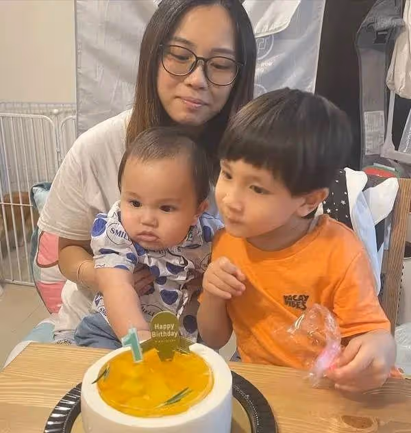 39歲港星終於有工作,現身內地登台巨星排場大,粉絲太太罕見護夫