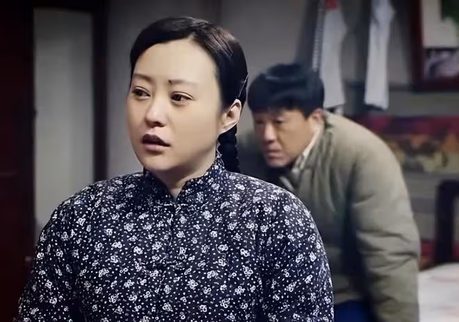 《生萬物》:錐子臉、尖鼻子演年代劇「村花」,誰的審美出了問題