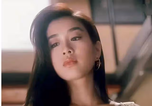 年輕時傾國傾城，如今卻「胖成大媽」，這8位發福的女星可惜了！