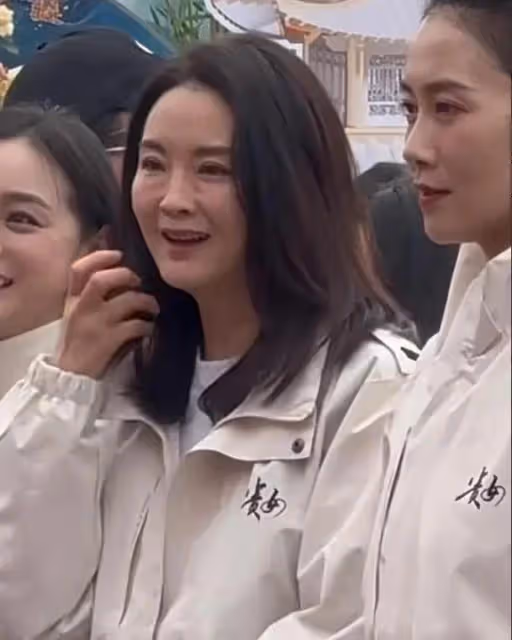 年輕時傾國傾城，如今卻「胖成大媽」，這8位發福的女星可惜了！
