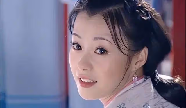 年輕時傾國傾城，如今卻「胖成大媽」，這8位發福的女星可惜了！