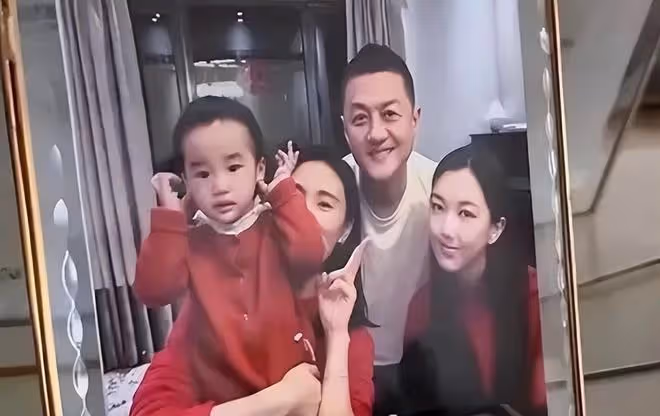 王菲為李嫣慶祝18歲生日，母女抱頭燦笑，李亞鵬為女兒準備大禮