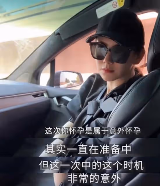 李承鉉「愛妻日」攜兒女表白戚薇,二胎兒子首出鏡,小胖手超可愛