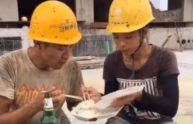 廣西老漢梁二:年近半百娶小30歲妻子,21年間連續生了15個孩子