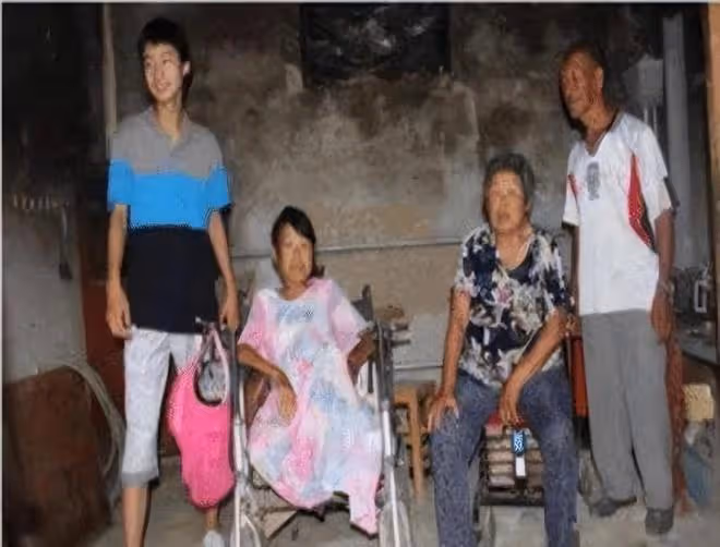 母親癱瘓父親瘋癲,744分高考狀元被清華錄取多年後,過得如何